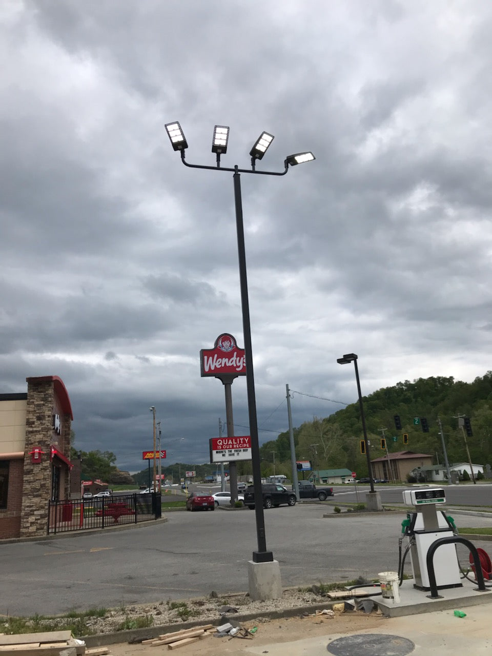 Steel Light Pole Brackets for Parking Lot Application