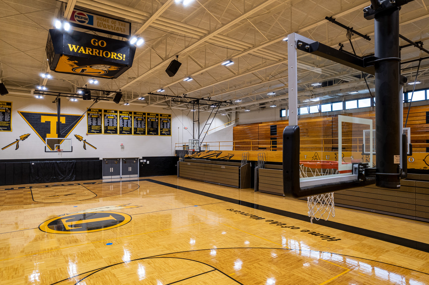 Tuscola HS Gym: WiLLsport® Basketball LED Lighting + GFX Wireless Controls | Tuscola, Illinois