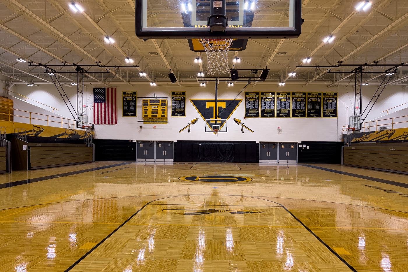 Tuscola HS Gym: WiLLsport® Basketball LED Lighting + GFX Wireless Controls | Tuscola, Illinois